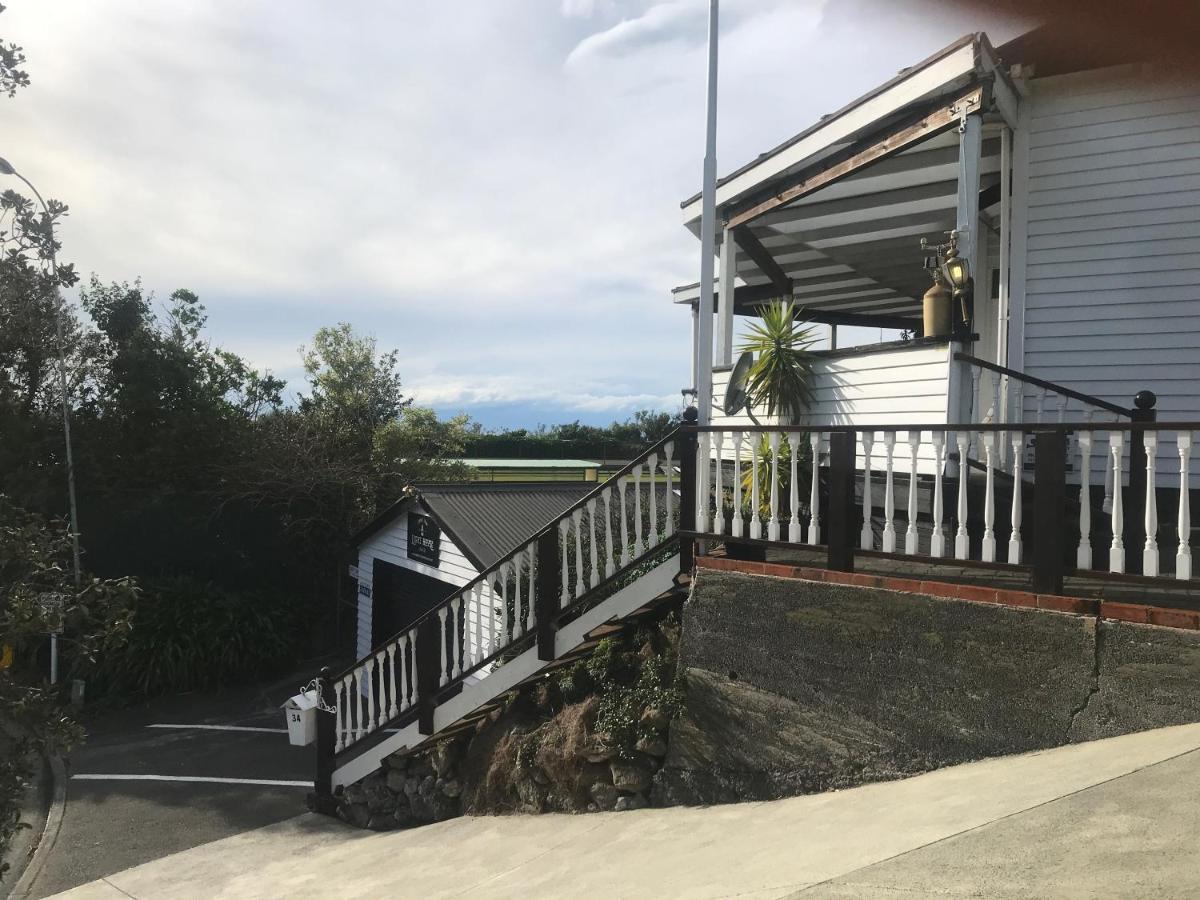 Bluff Hill Lighthouse B&B 네이피어 외부 사진